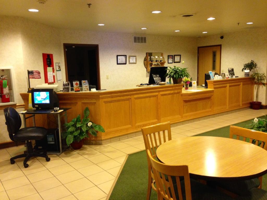 Super 8 By Wyndham Motel 2*