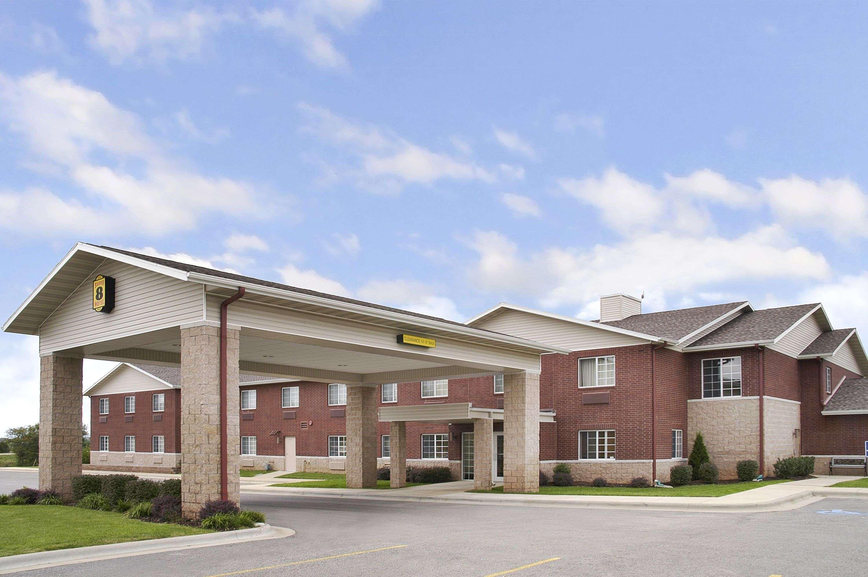 Super 8 By Wyndham Motel