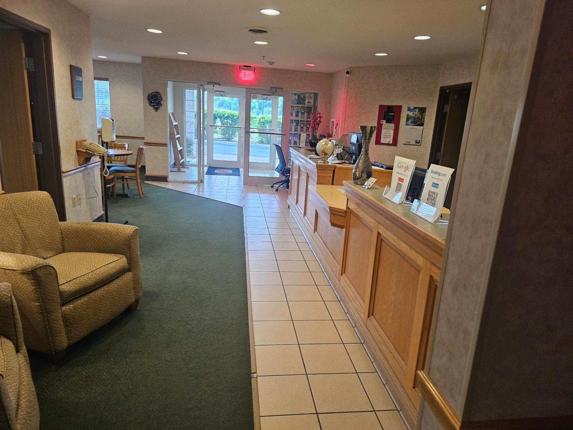 Super 8 By Wyndham Motel 2*