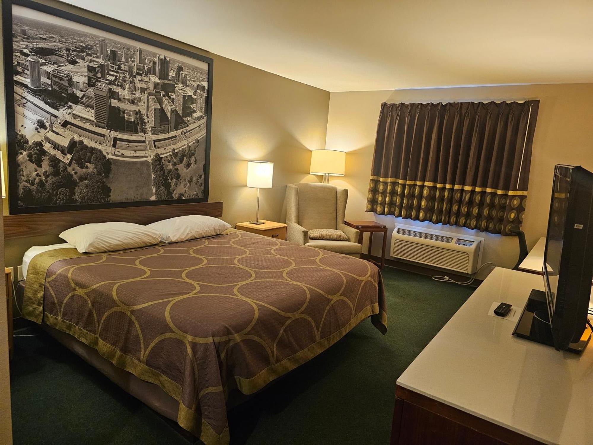 Super 8 By Wyndham Ava